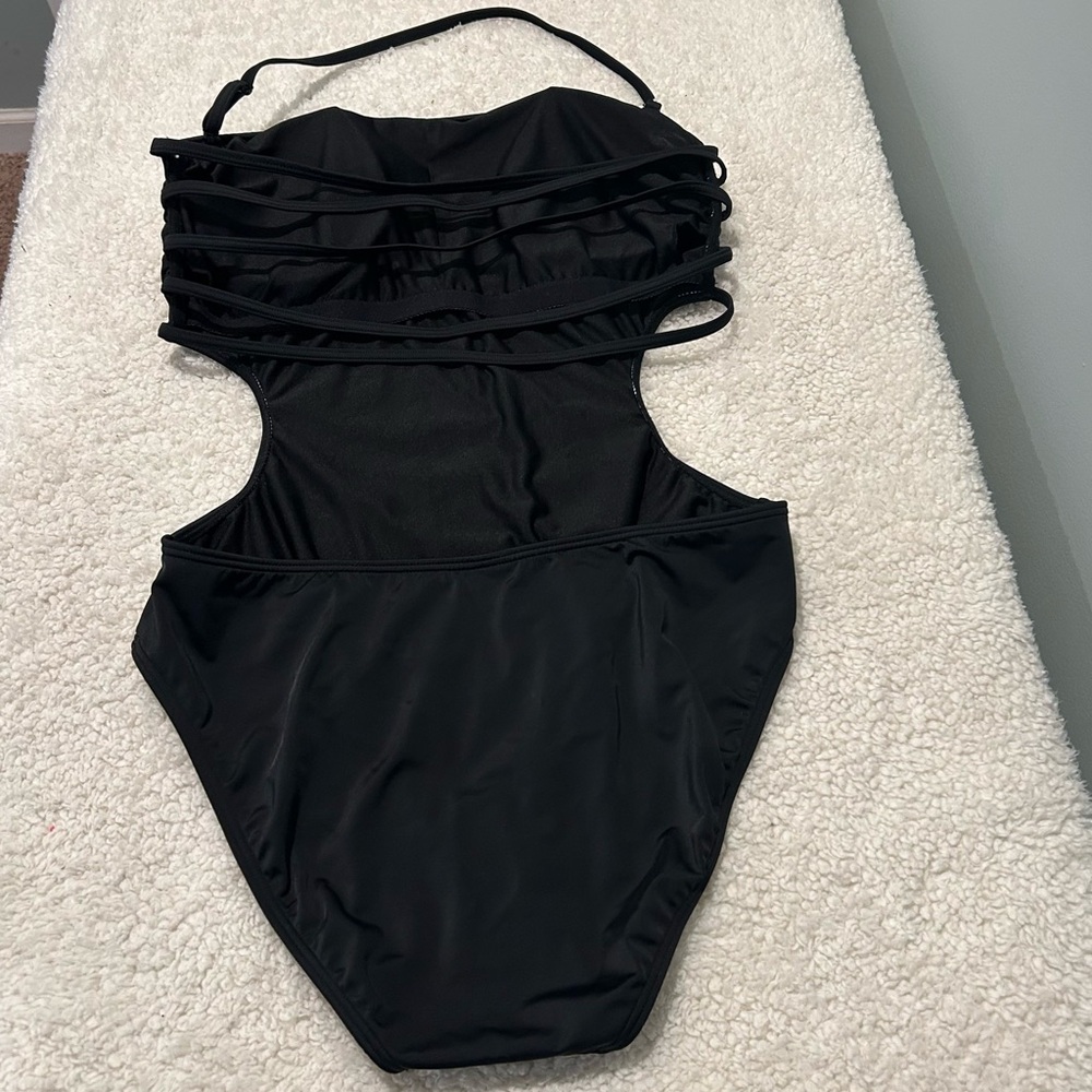 ☀️Venus Black Capri Strap Back Monokini Size 14 NWOT Black Swimsuit - Picture 9 of 13
